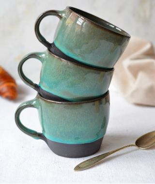 🦋 #keramika #janinakeramika #hrnek #kava #caj #lokalnitvorba #lokalnikeramika #ceskakeramika #cesko #praha #milujuto...