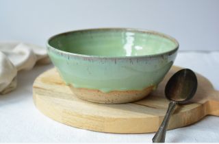 🌿 #keramika #miska #janinakeramika #rucnivyroba #lokalniprodukt #lokalniznacka #cesko #ceskakeramika #handmade #pottery...