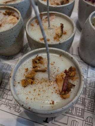 Tak už jen zastřihnout knot, skořice, jablíčko. 🍎